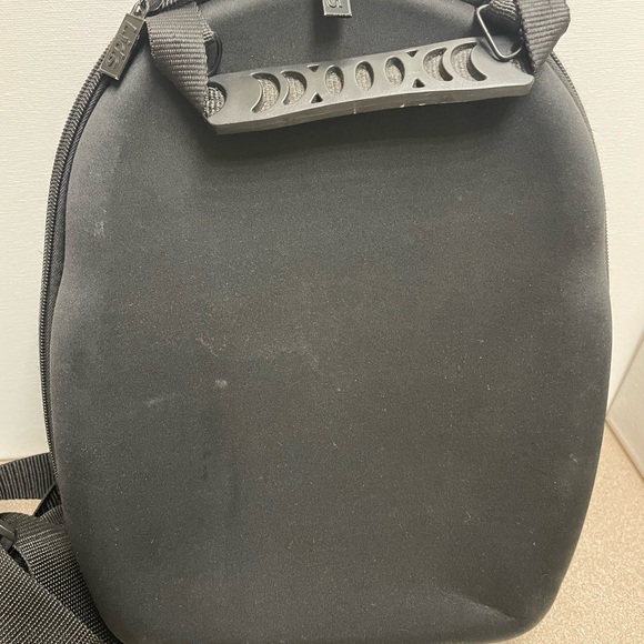 LIDS Black Hat Cap Travel Hard Case w/ Handle Ventilated Luggage Carrying Strap - Picture 2 of 5